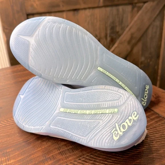 CLOVE Grey Nursing Shoes - Picture 11 of 15